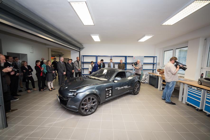 Slavnostní otevření nových laboratoří Katedry materiálů a technologií pro automobily