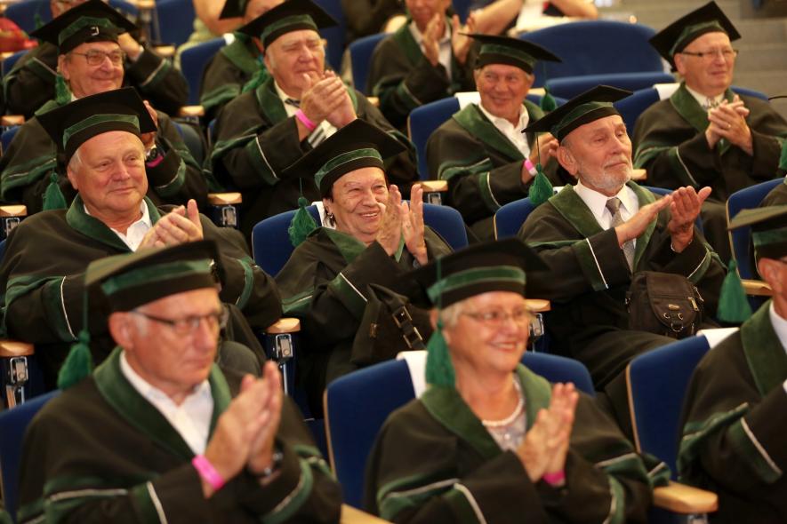 The graduates of VŠB – Technical University of Ostrava who obtained academic degree in 1965 met during “Golden Graduation”