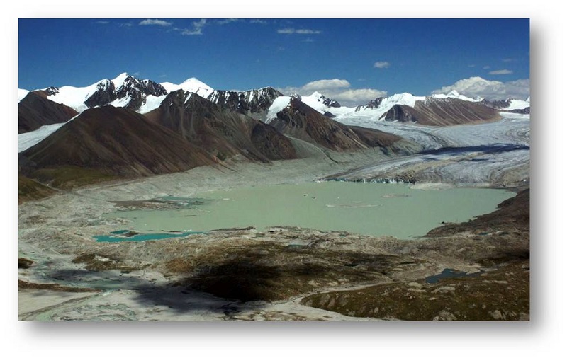 Výstava 10 let výzkumu nebezpečných jezer v Kyrgyzstánu