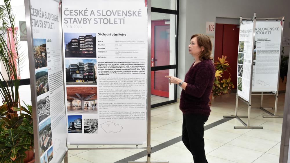 Výstava "České a slovenské stavby století 1918 - 2018" dorazila na FAST