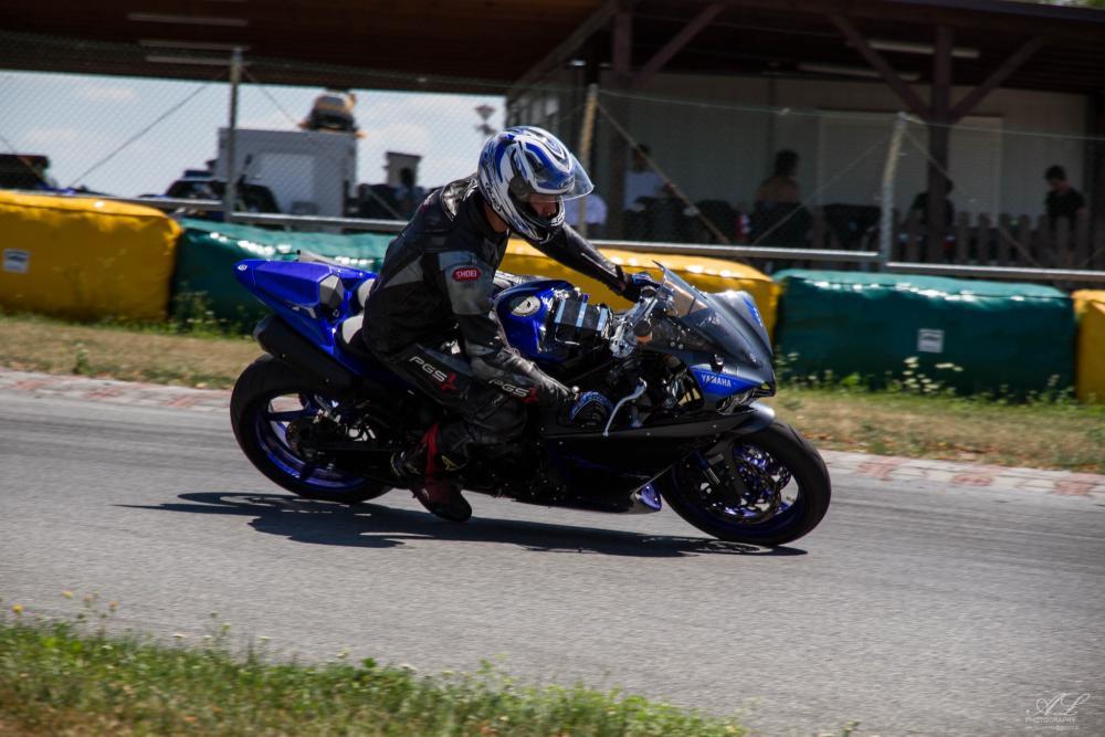 FS přišla s polohovatelnou vidlicí u motorek možná dříve než motocykloví výrobci