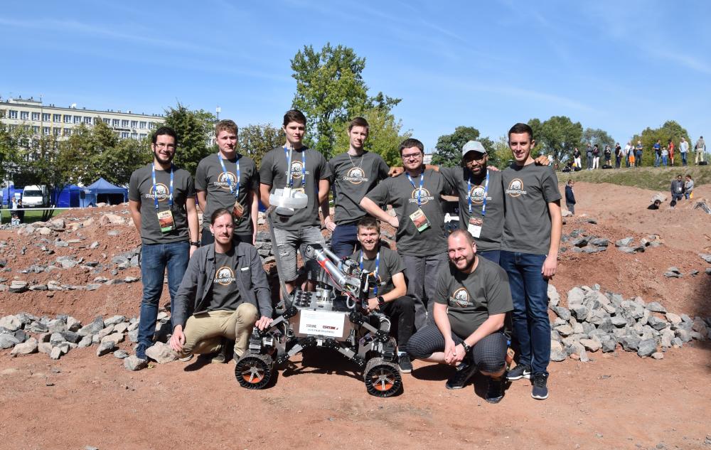 Fantazie: tým RoverOva veze z prestižní soutěže robotů bronz
