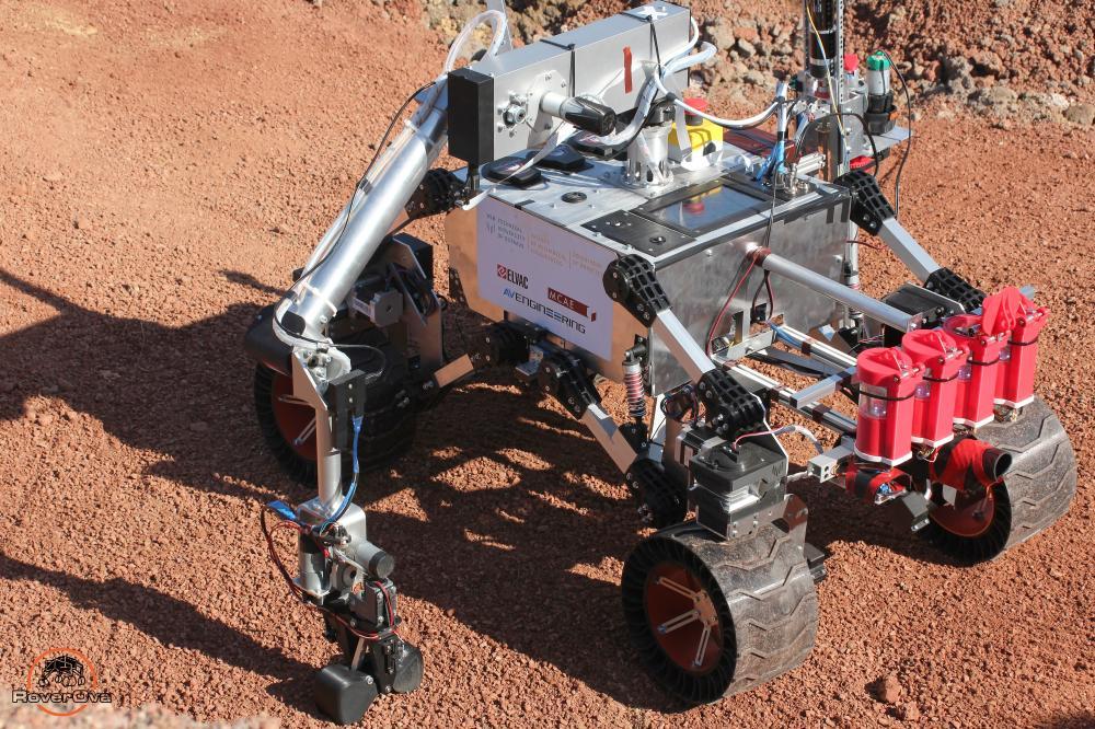 Tým RoverOva veze z prestižní soutěže robotů bronz