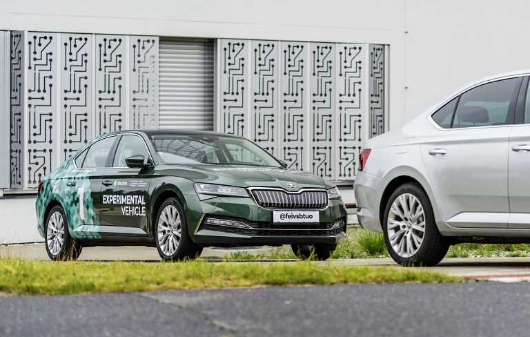 ‘Follow the Vehicle’: ŠKODA AUTO and the VŠB - Technical University of Ostrava collaborate on automated car convoy project