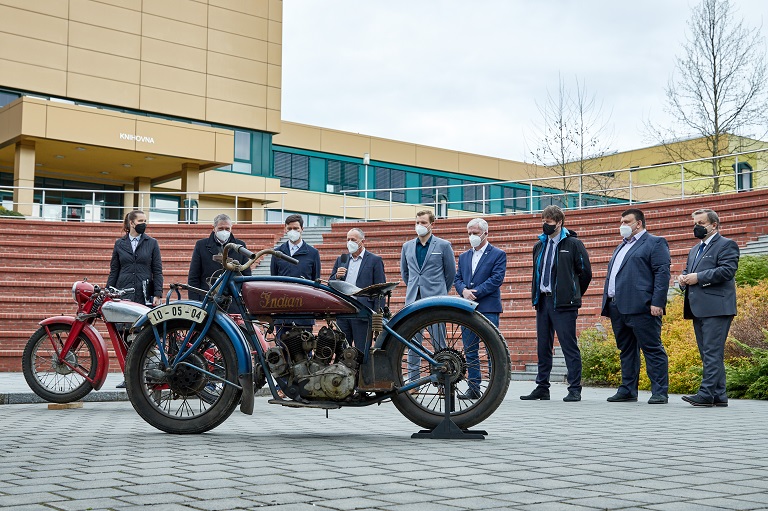 Z Restaurátorské dílny vyjíždí další nablýskaný motocykl 