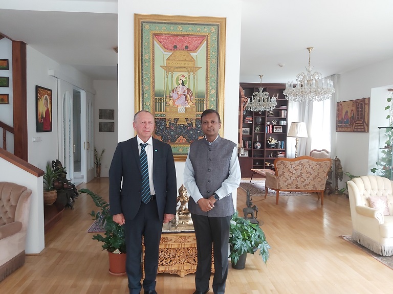 Rektor Snášel diskutoval s indickým velvyslancem o spolupráci 