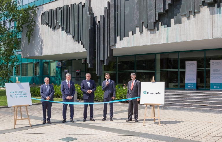 The Fraunhofer-Gesellschaft and the VSB-TUO start German-Czech research collaboration for sustainable production