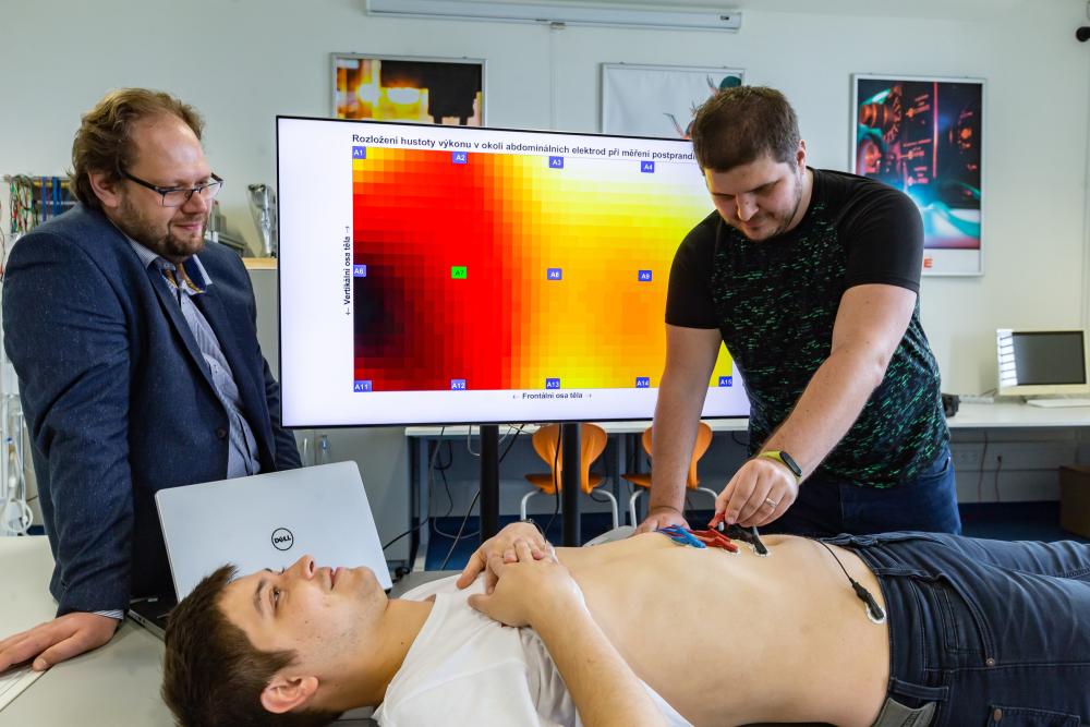 Vědci z Fakulty elektrotechniky VŠB-TUO měří s pomocí umělé inteligence aktivitu žaludku