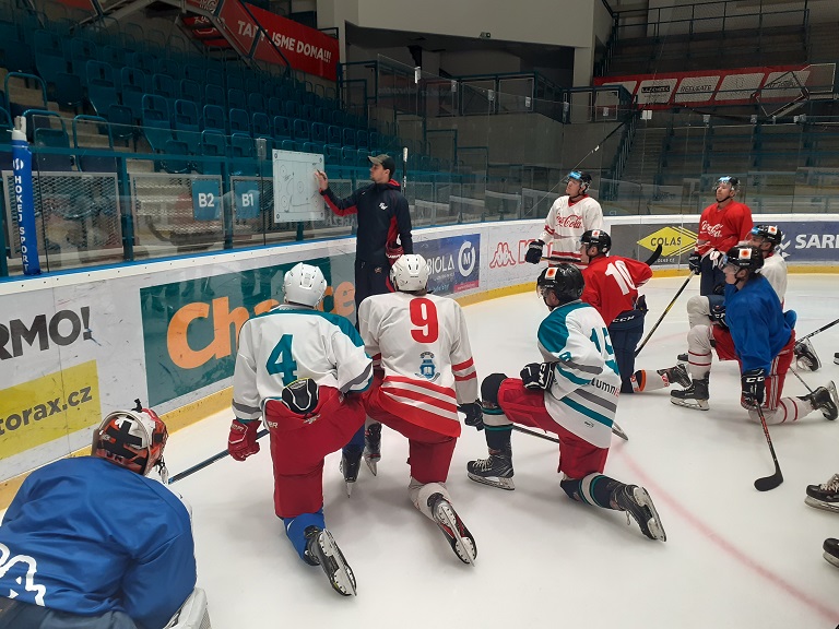 Ostravské hokejové derby je po roční pauze zpět: Poslední trénink VŠB-TUO před derby pod vedením bývalého hráče NHL