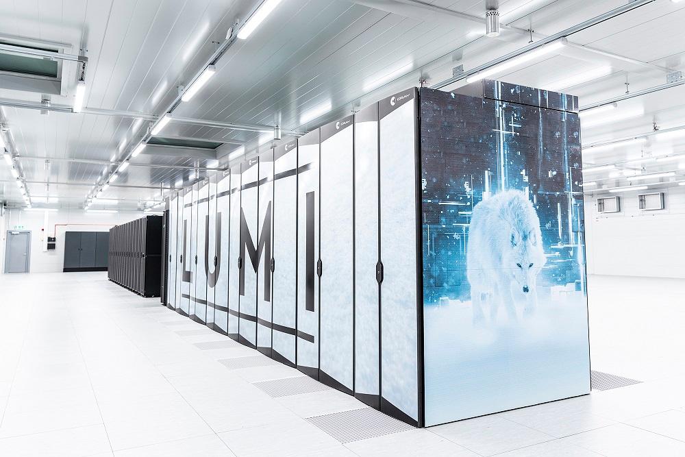 Naše univerzita se díky IT4Innovations podílí na budování a provozu 3. nejvýkonnějšího superpočítače světa LUMI