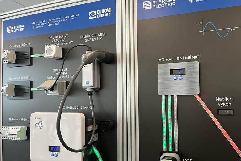 CEET researchers have taught the components of a unique microgrid to communicate