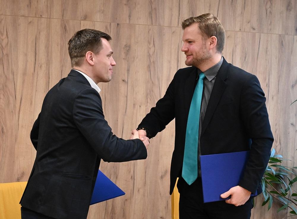 Zástupci VŠB-TUO a EXCALIBUR ARMY podepsali memorandum o spolupráci 