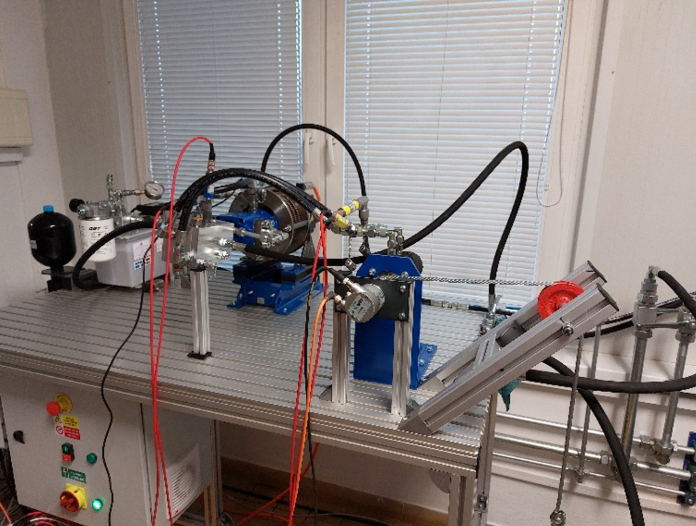 Laboratoř pokročilých mechatronických systémů v hydraulice