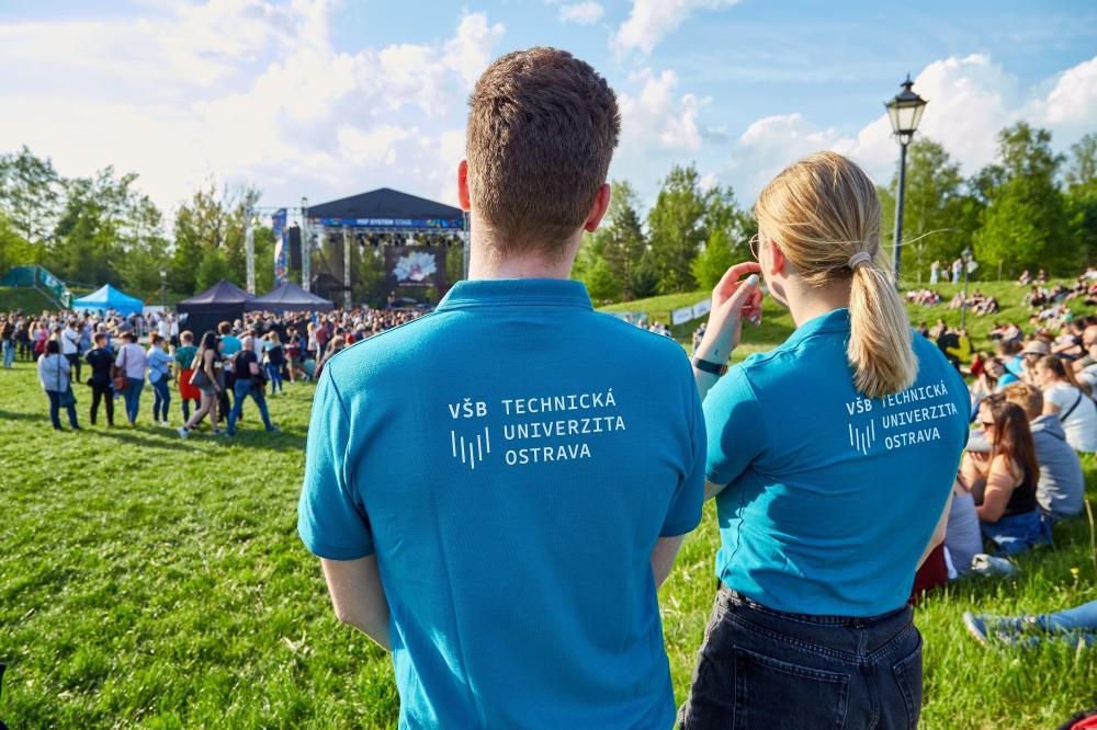 Bohatý doprovodný program, Mig 21 nebo světový DJ Dimension