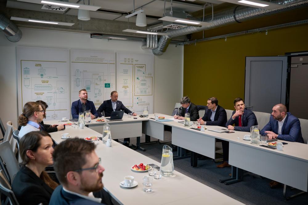 The REFRESH project and Fraunhofer representatives meet to discuss next steps and collaboration