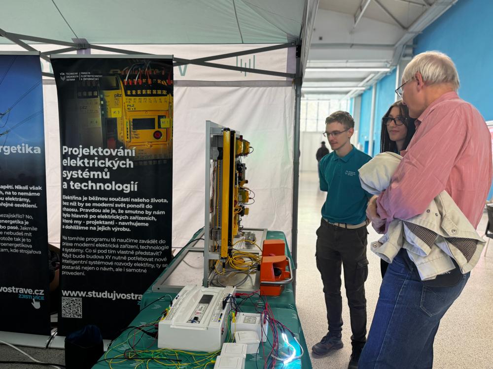  FEECS presented itself at the electrotechnical exhibition