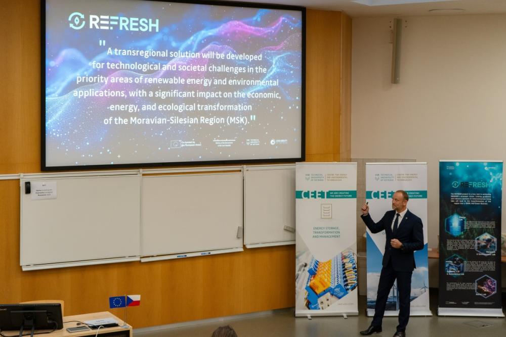 Sdílení znalostí i inspirace pro další výzkum. Nejen to přinesl první workshop Energy Lab