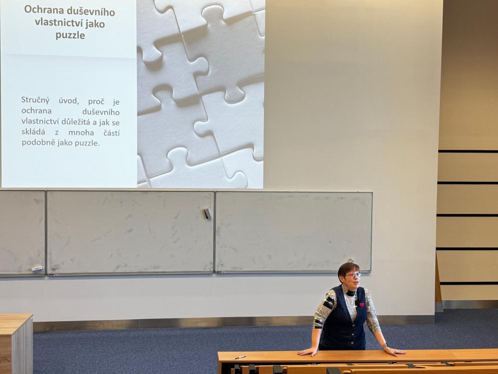 FEECS Journal Club dedicated to the preparation of patents