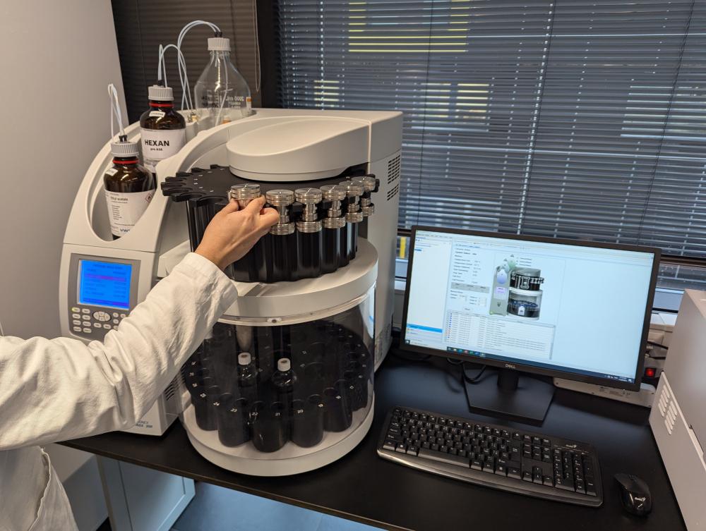 A new extractor was purchased for the Trace Analysis Laboratory (IET)