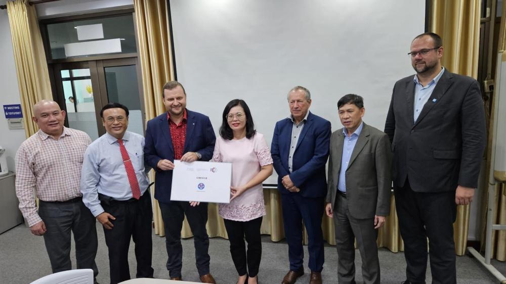 VSB - TUO strengthened cooperation with hospitals and universities in Vietnam