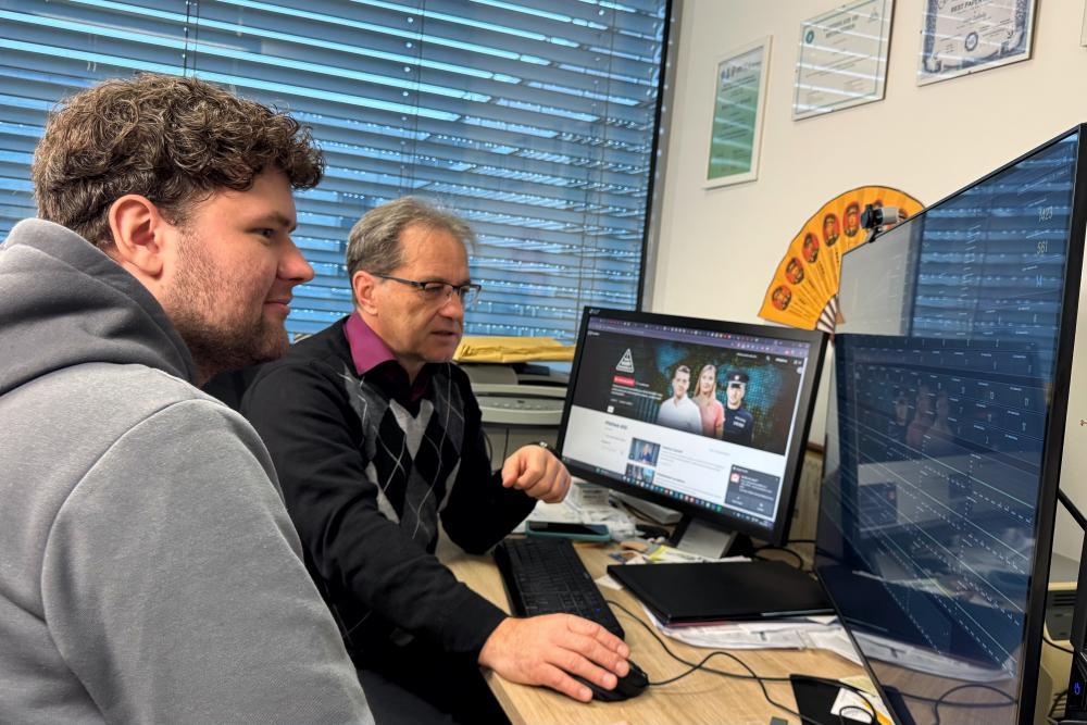VŠB-TUO bojuje proti kyberpodvodům v novém seriálu České televize