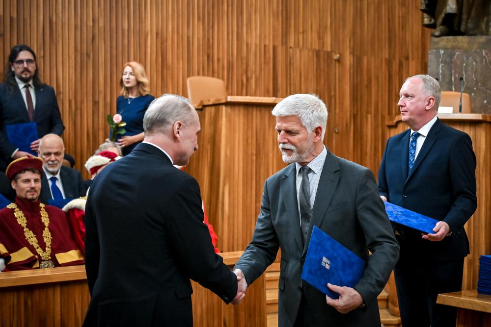 Děkan Fakulty bezpečnostního inženýrství převzal profesorský dekret