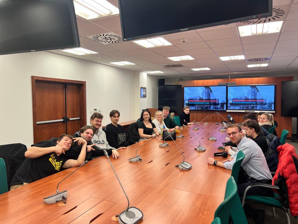 Exkurze studentů na IBC a Centrální hasičské stanici MSK