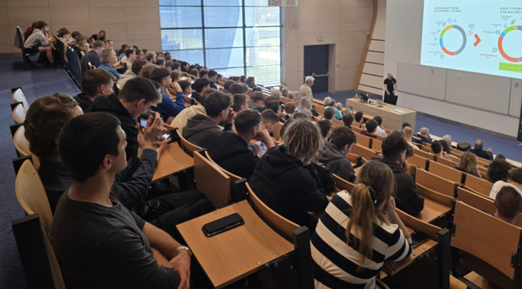 Pozvánka na přednášku prof. Davendra