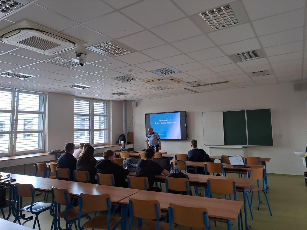 Přednáška odborníka z praxe na téma PČR a krizové řízení