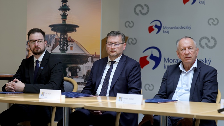 Panattoni Smart Park Karviná má podporu veřejnosti i politiků. Developer průmyslové zóny dnes slavnostně podepsal memoranda o spolupráci s okolními mě