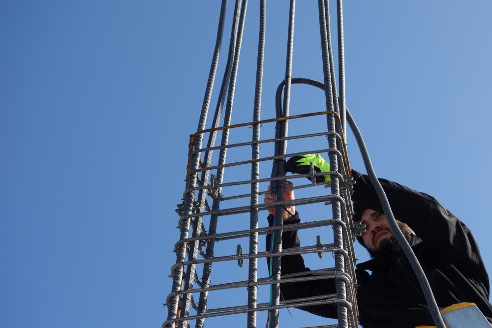 Fibre optics in the testbed serve students and research