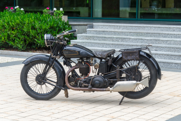 Fakulta strojní VŠB-TUO představila další zrestaurované historické motocykly
