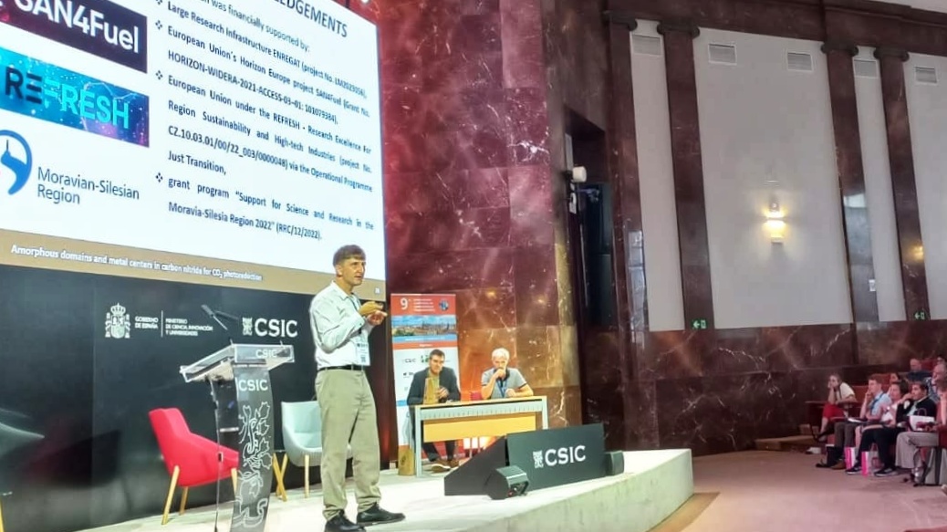 Stáž na Univerzitě v Terstu zúročil výzkumník na konferenci