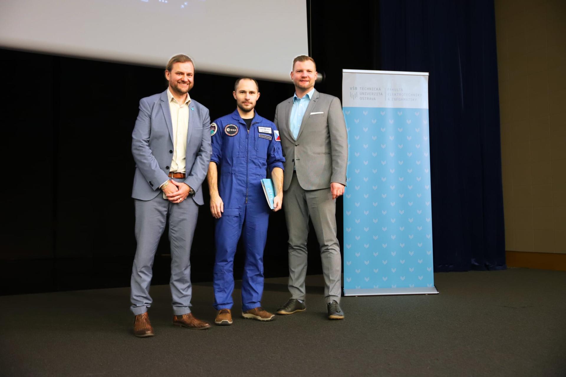 Astronaut na VŠB-TUO testoval chytré tričko