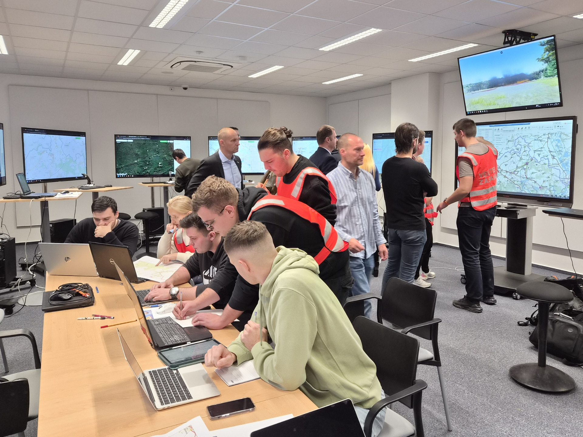 Rozsáhlý požár a sucho cvičně řešili čeští a polští studenti na VŠB-TUO