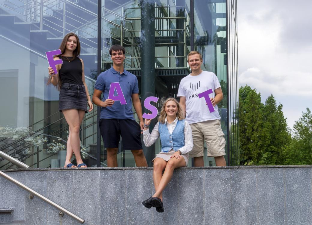 Buď stavařkou, nebo stavařem! Přihlas se na FAST! 