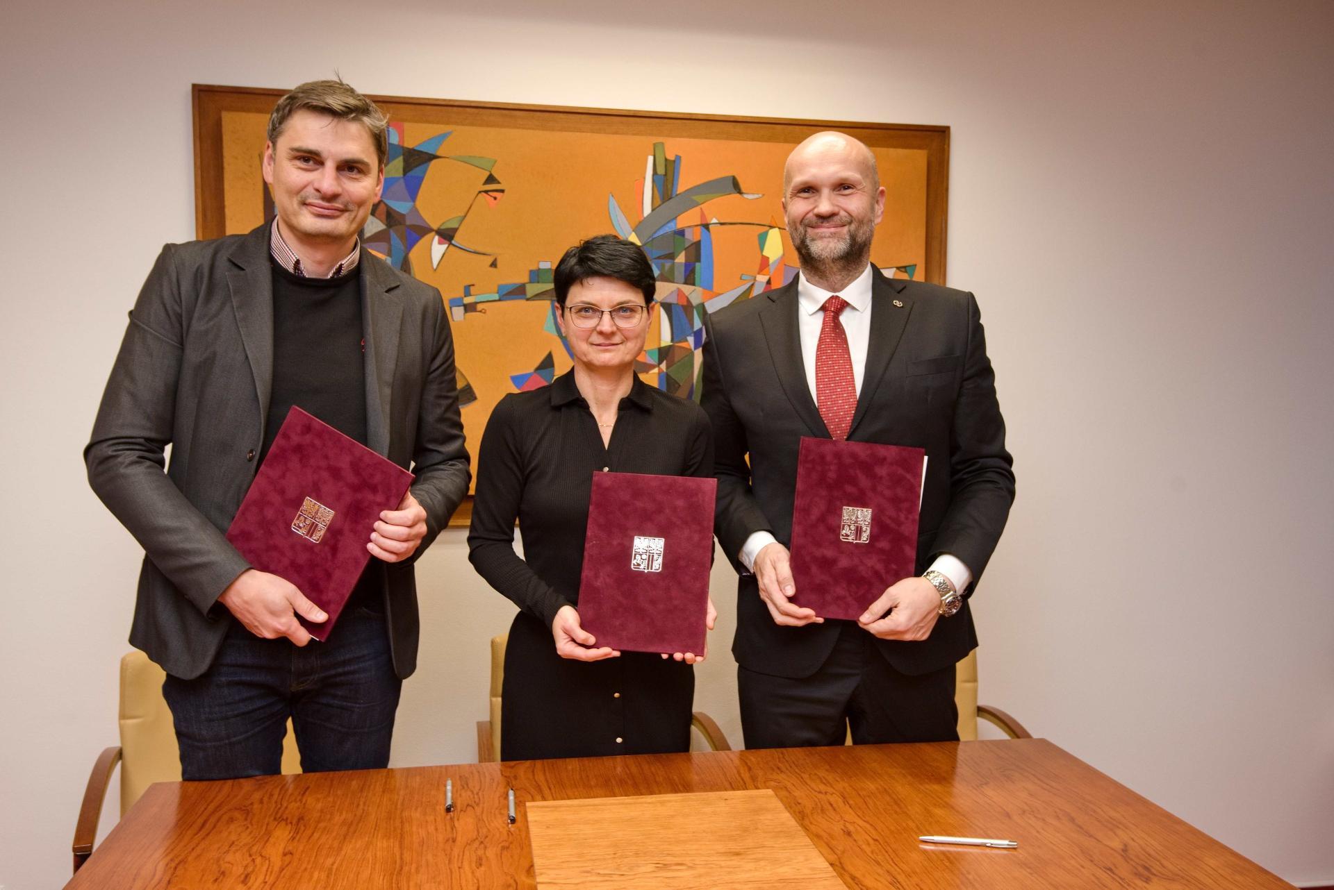 Kraj, Černá kostka a FMT VŠB-TUO podepsali memorandum o vzniku 1. regionální ESD datové infrastruktury v ČR