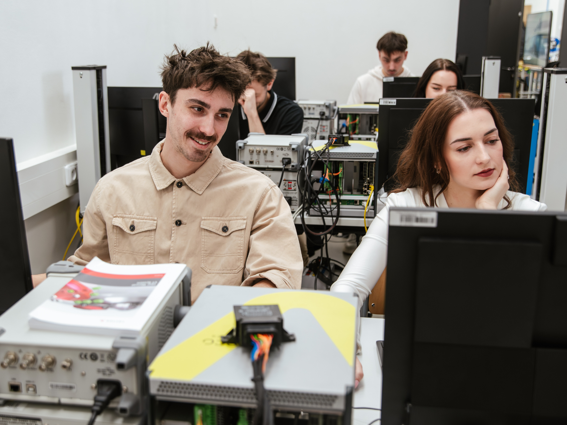 První vlna náborové sezony na VŠB-TUO přilákala tisíce uchazečů