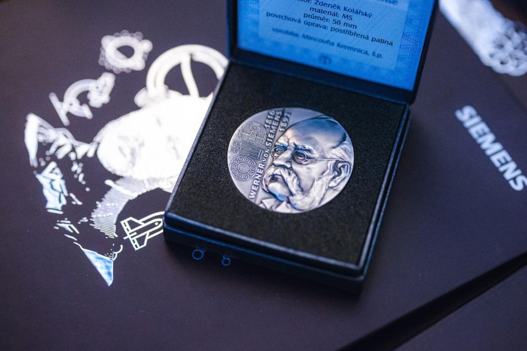 Werner von Siemens Award 2025: Vojtěch Blažek Succeeds in the Smart Infrastructure and Energy Category