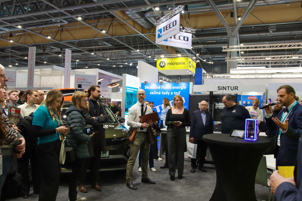 Nanorobot experiment for Czech ISS mission enters key phase