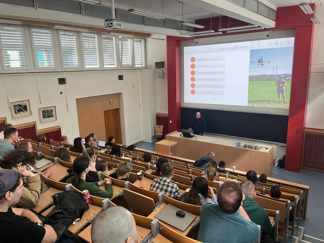 Studenti geodézie a důlního měřictví se setkali s praxí: Oborový seminář 2026 představil technologie i trendy budoucnosti