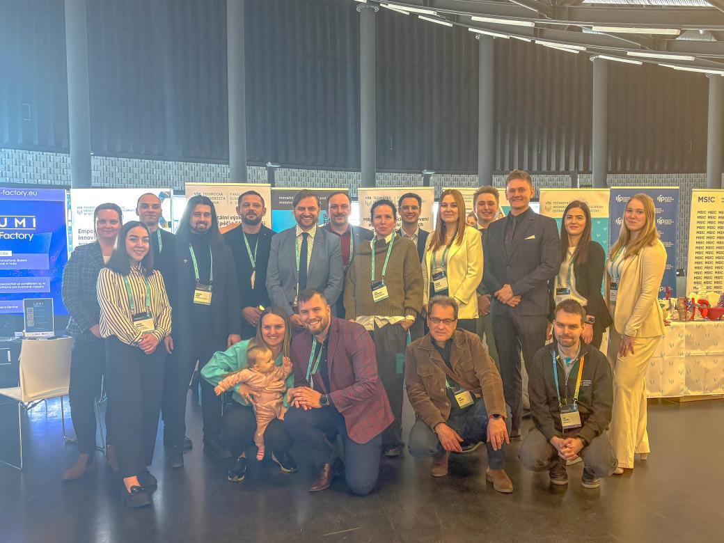 FEI byla součástí konference AdvanceMed 2026