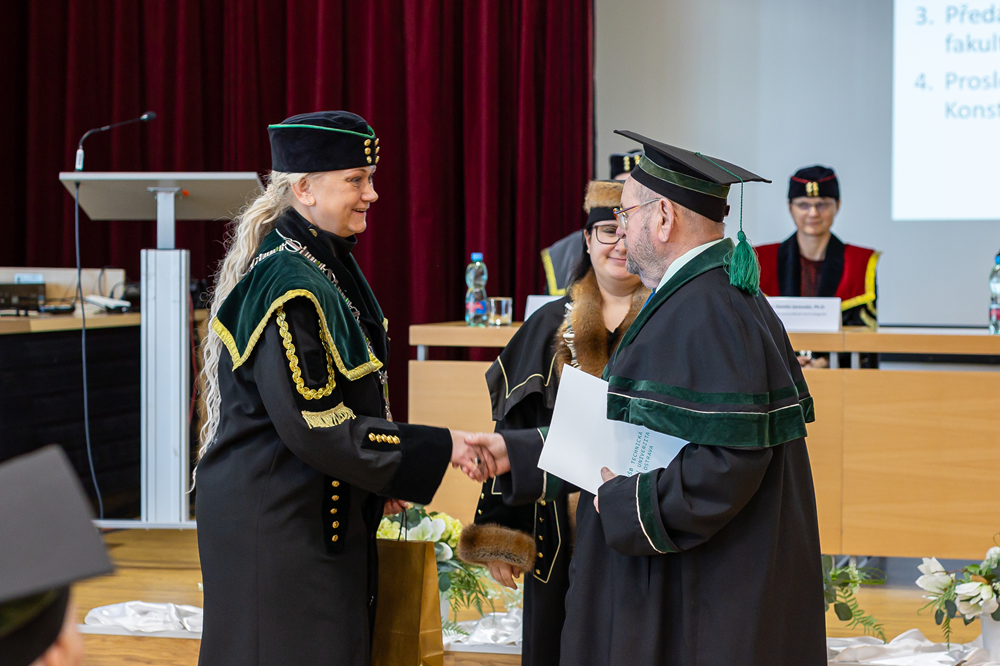 Do Ostravy se vracejí absolventi z roku 1966