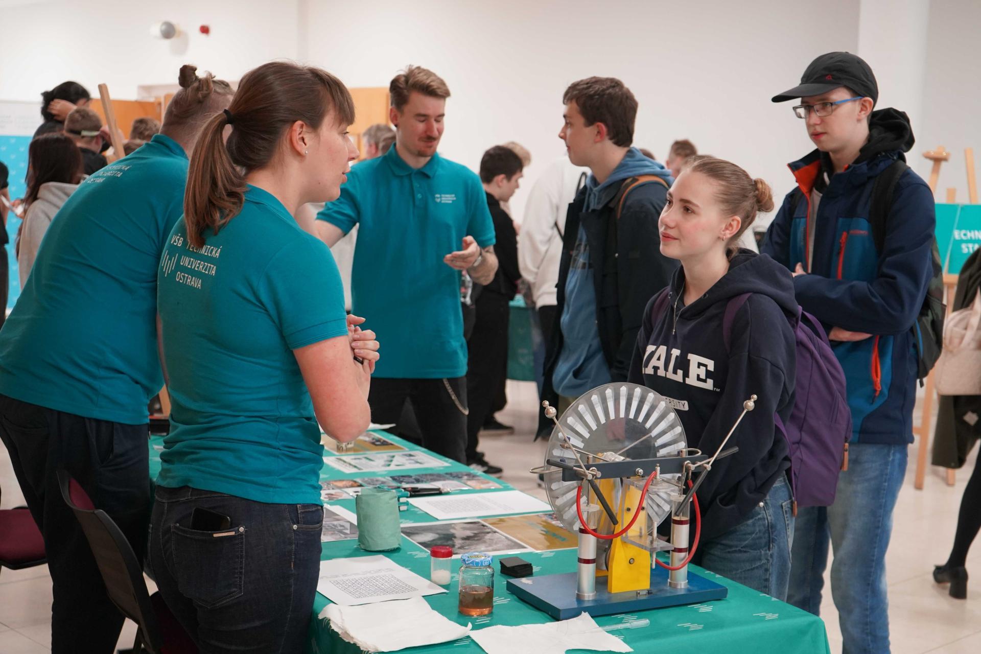 The nanoworld up close: Improve your tech day at VSB-TUO