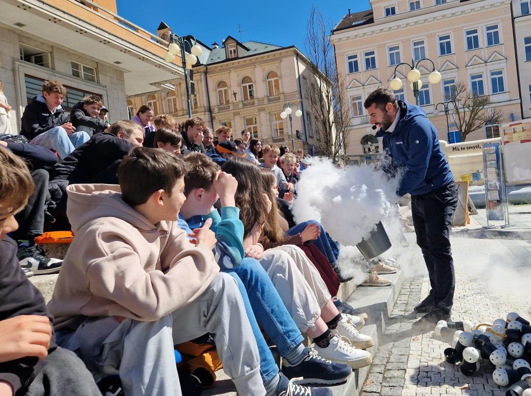 Science for Everyone: CEET at Earth Day Celebrations