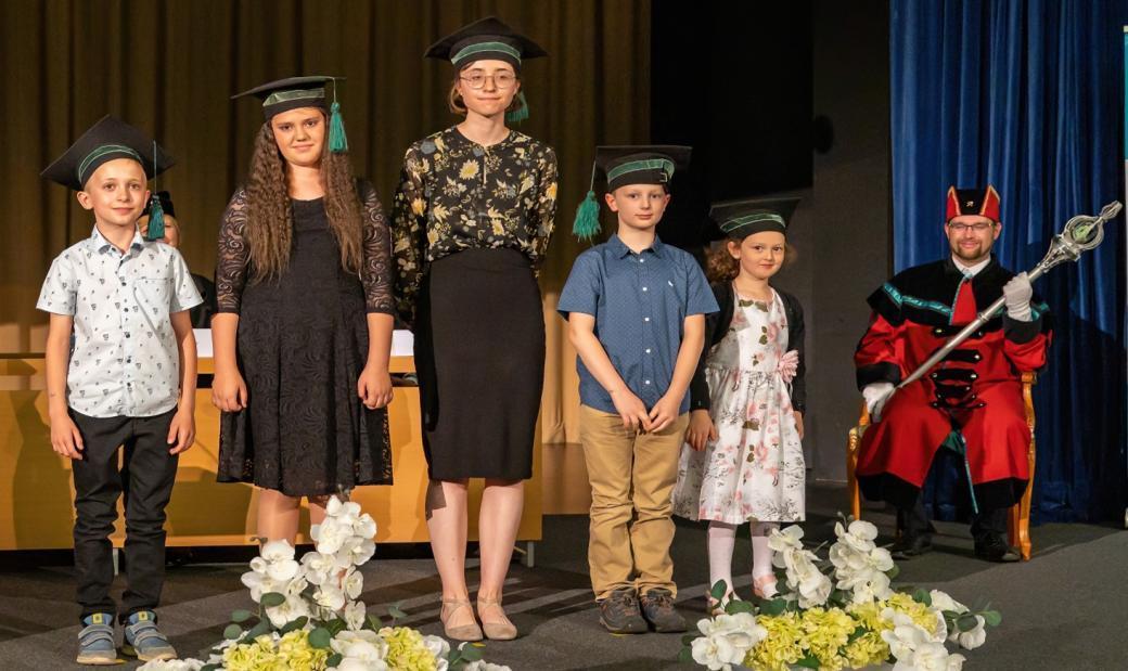 Promoce Junior univerzity