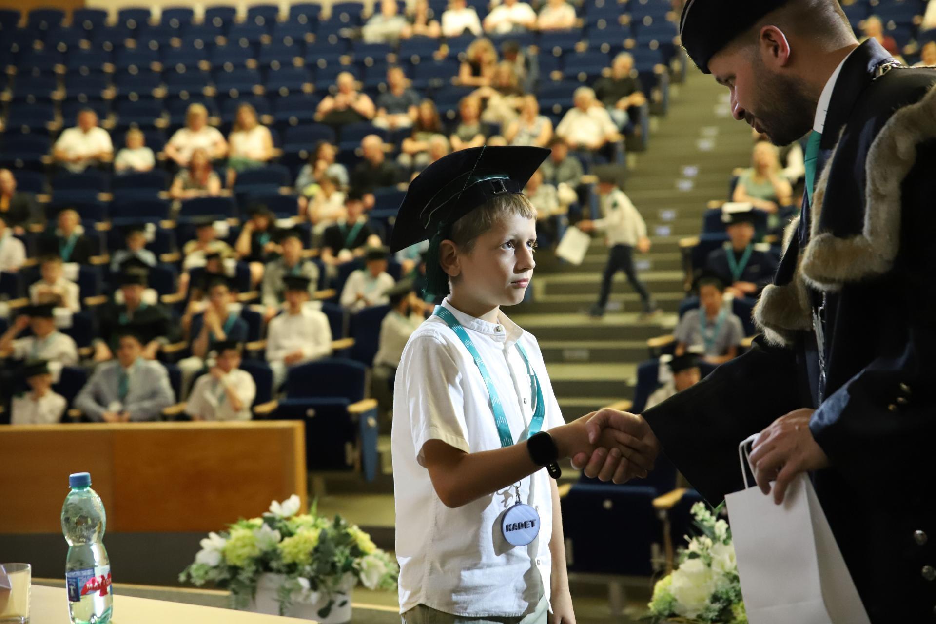 Slavnostní promoce zakončila pátý ročník Junior univerzity VŠB-TUO