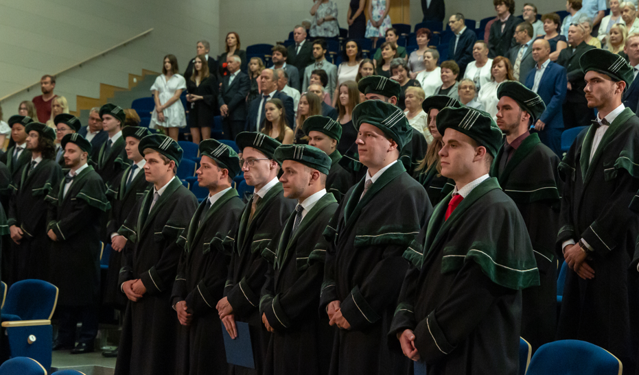 Promoce absolventů bakalářského studia 