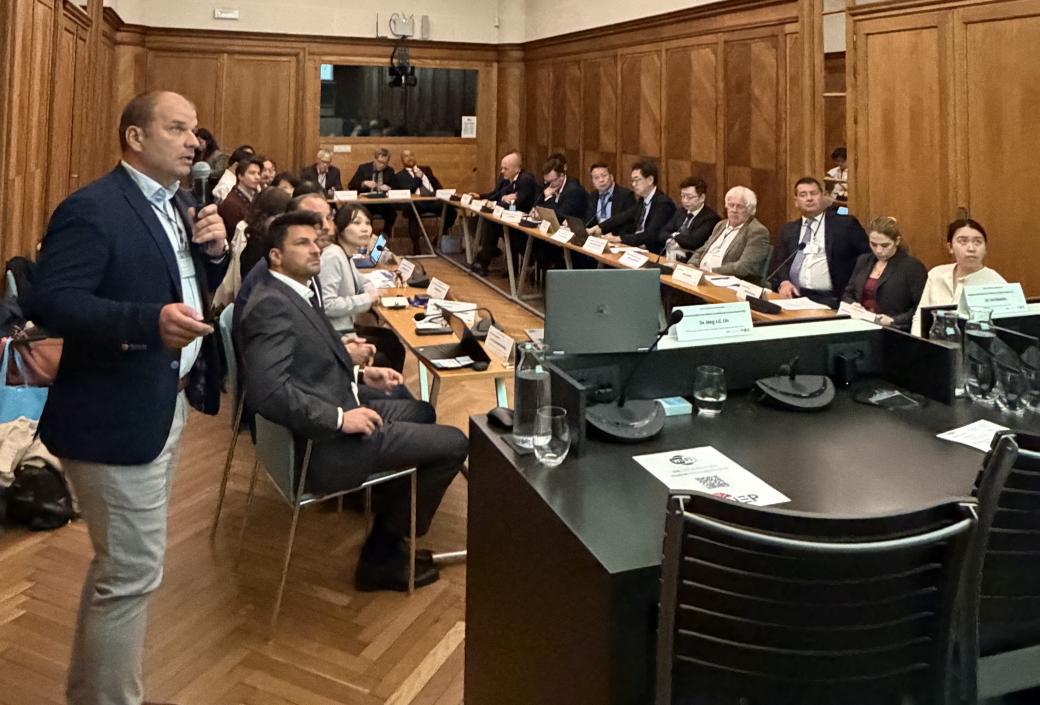 Český vodíkový výzkum v centru globální debaty: CEET na summitu v Bruselu 