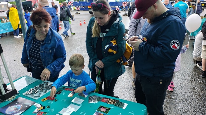 Science Up Close: The Microscopic World Captivated Visitors at the Kopřivnice Days of Technology